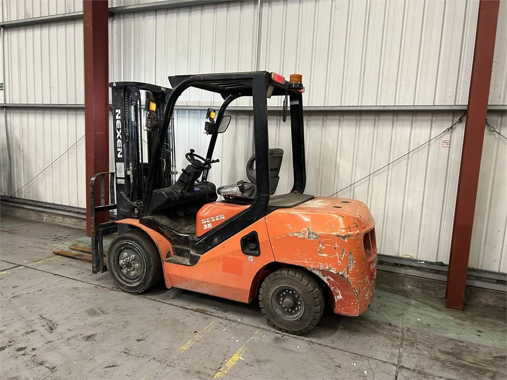 FD35 - رافعة شوكية ديزل: صور 3 FD35 - رافعة شوكية ديزل: صور 3