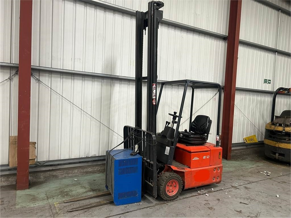 Linde E12Z-02 - رافعة شوكية كهربائية: صور 2 Linde E12Z-02 - رافعة شوكية كهربائية: صور 2