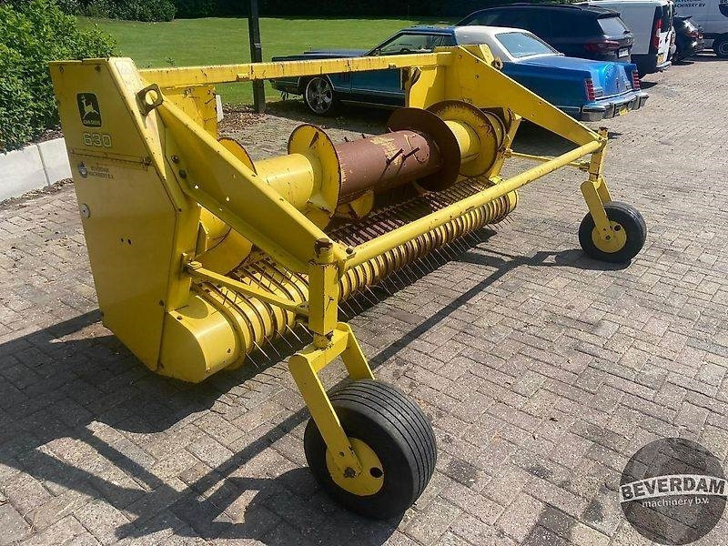 John Deere Pick-up 630 - معدات آلة حصاد: صور 2 John Deere Pick-up 630 - معدات آلة حصاد: صور 2