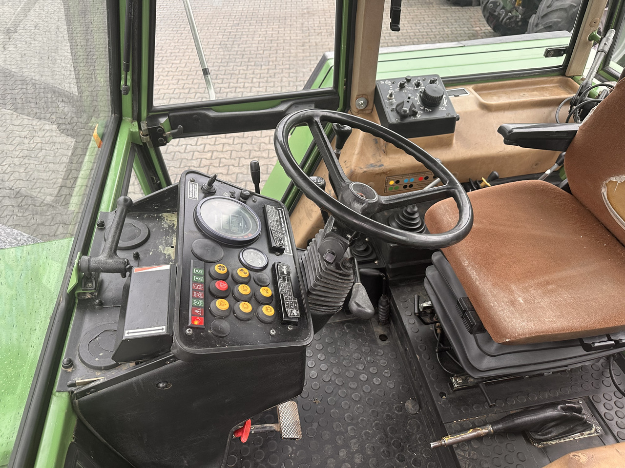 FENDT Favorit 614 LSA TURBOMATIK E - جرار: صور 3 FENDT Favorit 614 LSA TURBOMATIK E - جرار: صور 3