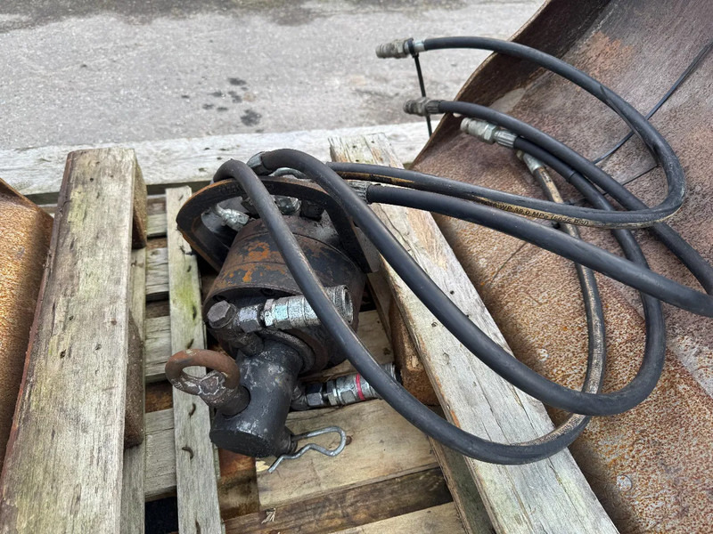 Bakker HB 80 + ROTATOR CE MARKERING - مخلبي - آلات البناء: صور 5 Bakker HB 80 + ROTATOR CE MARKERING - مخلبي - آلات البناء: صور 5