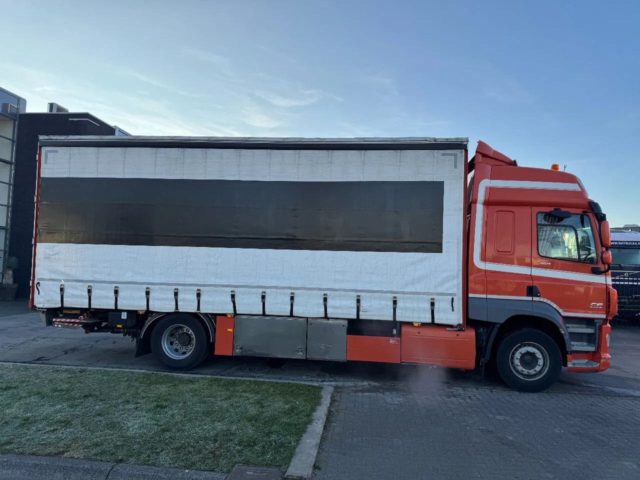 DAF CF 460 4X2 EURO 6 DHOLLANDIA LIFT 2000 KG TÜV TI DAF CF 460 4X2 EURO 6 DHOLLANDIA LIFT 2000 KG TÜV TI - شاحنة ستارة: صور 4 DAF CF 460 4X2 EURO 6 DHOLLANDIA LIFT 2000 KG TÜV TI DAF CF 460 4X2 EURO 6 DHOLLANDIA LIFT 2000 KG TÜV TI - شاحنة ستارة: صور 4