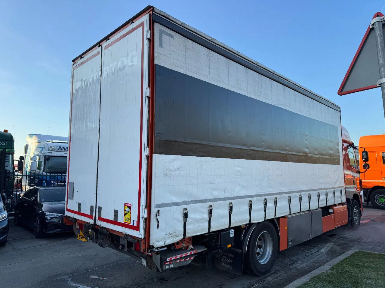 DAF CF 460 4X2 EURO 6 DHOLLANDIA LIFT 2000 KG TÜV TI DAF CF 460 4X2 EURO 6 DHOLLANDIA LIFT 2000 KG TÜV TI - شاحنة ستارة: صور 5 DAF CF 460 4X2 EURO 6 DHOLLANDIA LIFT 2000 KG TÜV TI DAF CF 460 4X2 EURO 6 DHOLLANDIA LIFT 2000 KG TÜV TI - شاحنة ستارة: صور 5