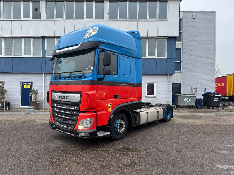 DAF XF 450 4X2 EURO 6 MEGA DOUBLE TANK - شاحنة جرار: صور 1 DAF XF 450 4X2 EURO 6 MEGA DOUBLE TANK - شاحنة جرار: صور 1