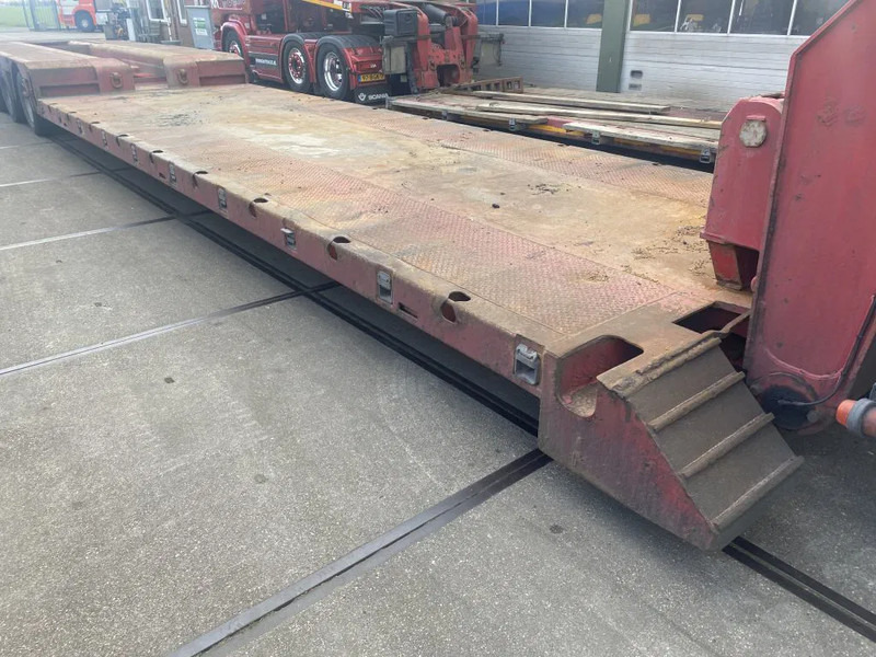 Doll 4 AXEL STEERING 66200 TON - عربة مسطحة منخفضة نصف مقطورة: صور 4 Doll 4 AXEL STEERING 66200 TON - عربة مسطحة منخفضة نصف مقطورة: صور 4