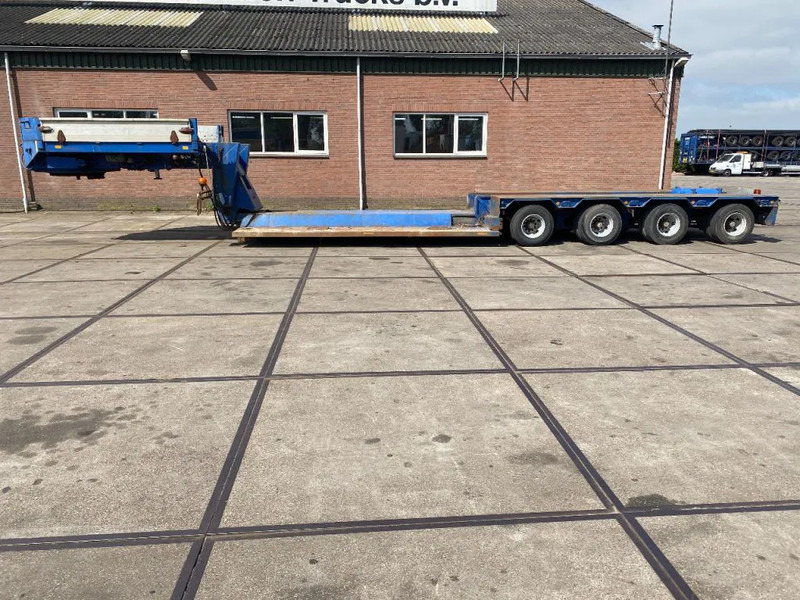 Goldhofer 4 AXEL STEERING - عربة مسطحة منخفضة نصف مقطورة: صور 1 Goldhofer 4 AXEL STEERING - عربة مسطحة منخفضة نصف مقطورة: صور 1