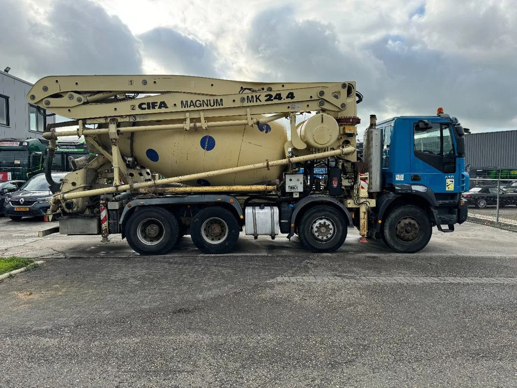 خلاطة مع مضخة Iveco Eurotrakker 410 8X4 CIFA PUMP 24M + MIXER FULL S: صور 12