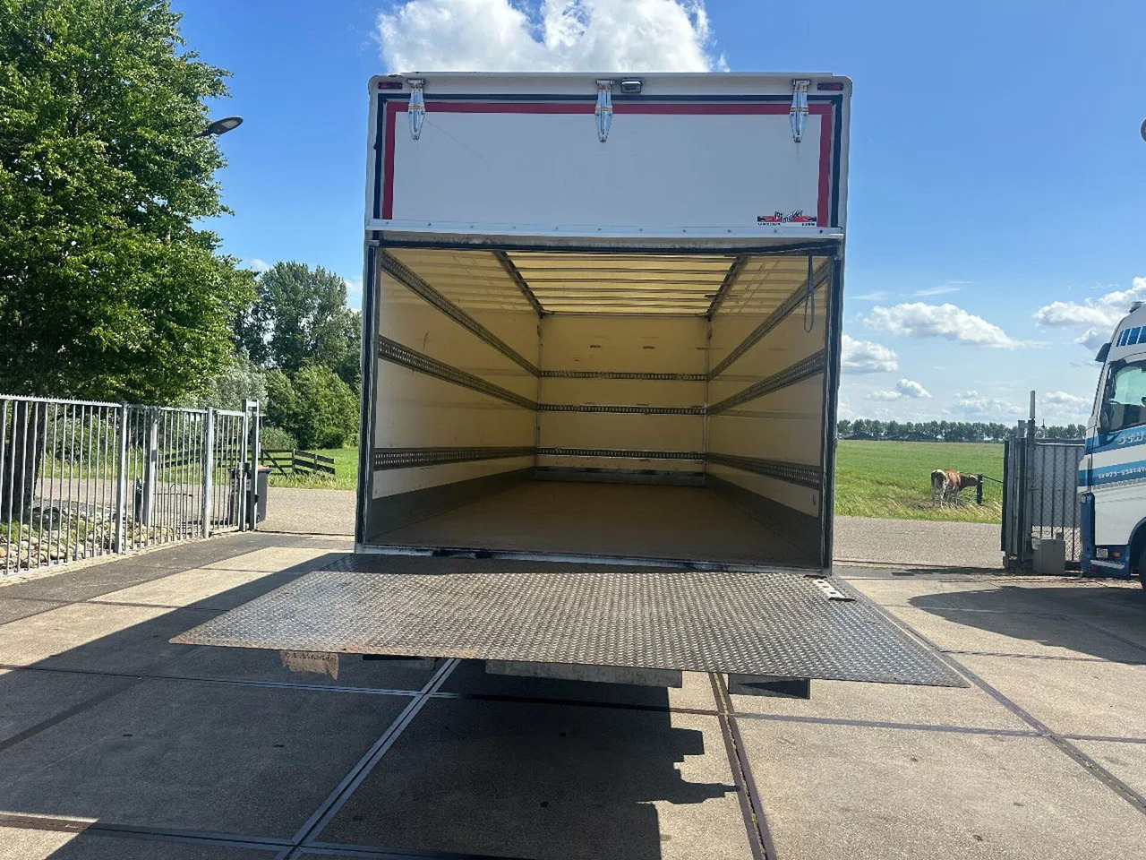 Iveco ML 150 -220, DHOLLANDIA LIFT, BOX 760X250X250 CM - بصندوق مغلق شاحنة: صور 5 Iveco ML 150 -220, DHOLLANDIA LIFT, BOX 760X250X250 CM - بصندوق مغلق شاحنة: صور 5