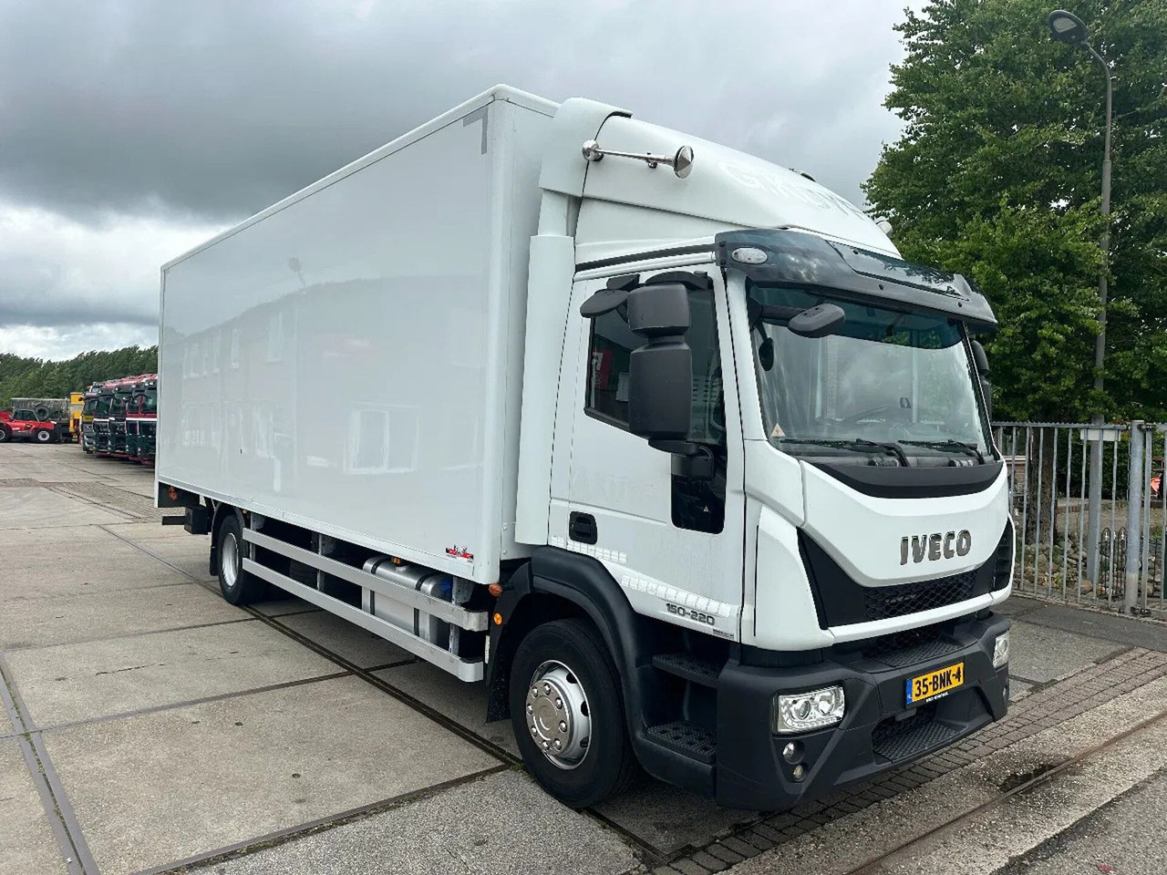 Iveco ML 150 -220, DHOLLANDIA LIFT, BOX 760X250X250 CM - بصندوق مغلق شاحنة: صور 3 Iveco ML 150 -220, DHOLLANDIA LIFT, BOX 760X250X250 CM - بصندوق مغلق شاحنة: صور 3
