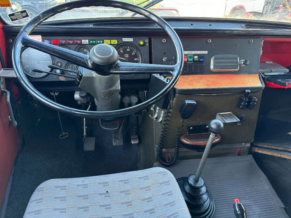 المطافئ MAN 13 4X2 FIRE TRUCK: صور 9