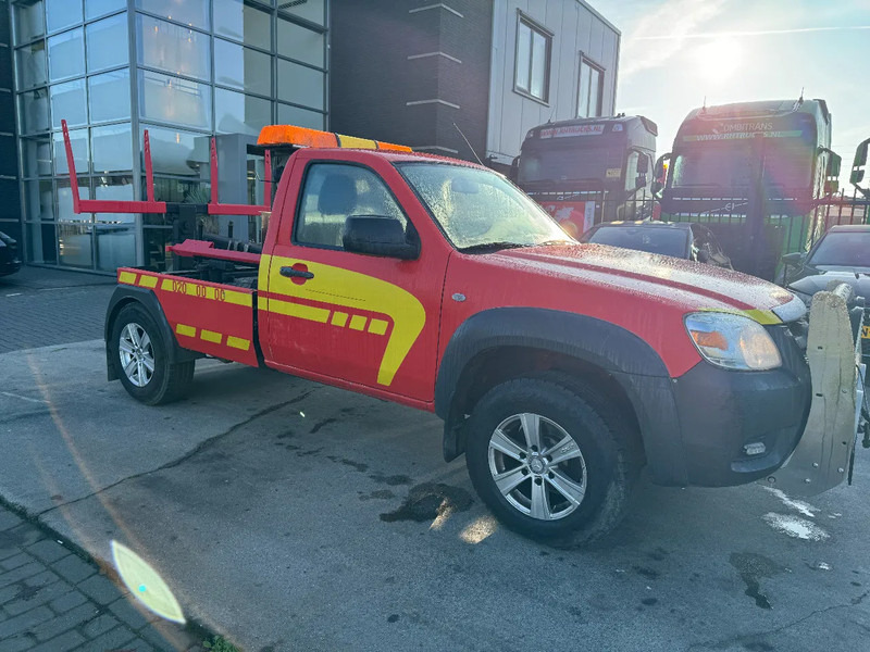 Mazda BT-50 4X4 + TOW TRUCK + DOUBLE WINCH + REMOTE - الشاحنات الصغيرة: صور 3 Mazda BT-50 4X4 + TOW TRUCK + DOUBLE WINCH + REMOTE - الشاحنات الصغيرة: صور 3
