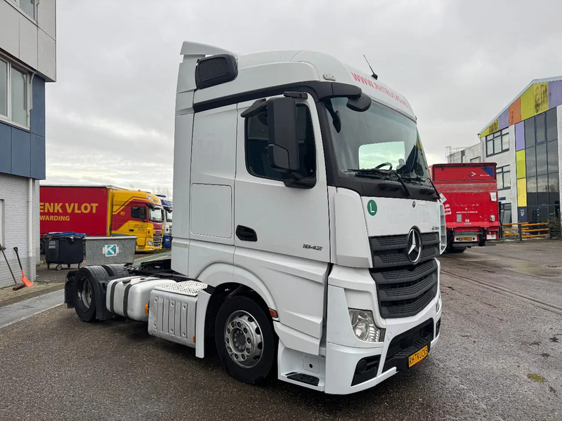 Mercedes-Benz Actros 1842 4X2 EURO 6 MEGA DOUBLE TANK - شاحنة جرار: صور 3 Mercedes-Benz Actros 1842 4X2 EURO 6 MEGA DOUBLE TANK - شاحنة جرار: صور 3