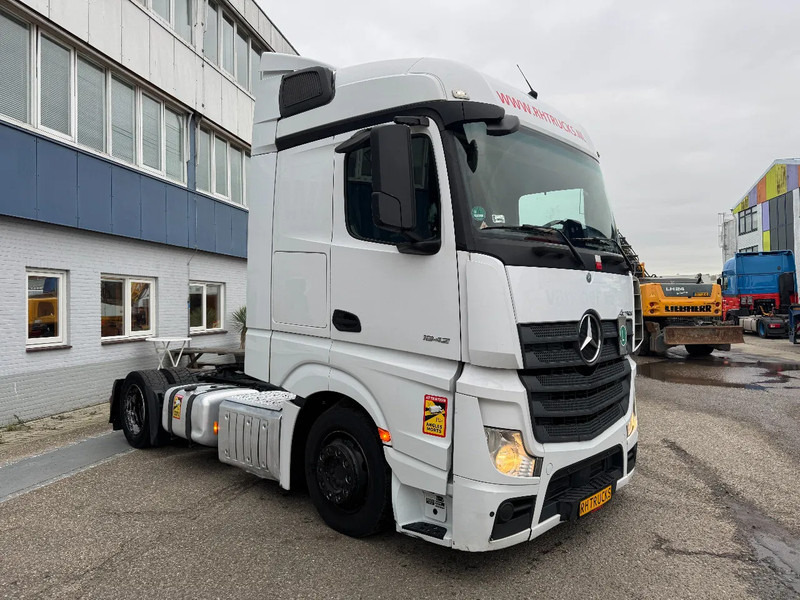 Mercedes-Benz Actros 1842 4X2 EURO 6 MEGA DOUBLE TANK - شاحنة جرار: صور 3 Mercedes-Benz Actros 1842 4X2 EURO 6 MEGA DOUBLE TANK - شاحنة جرار: صور 3