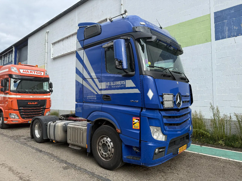 Mercedes-Benz Actros 1845 4X2 EURO 6 - ENGINE BROKEN - شاحنة جرار: صور 3 Mercedes-Benz Actros 1845 4X2 EURO 6 - ENGINE BROKEN - شاحنة جرار: صور 3