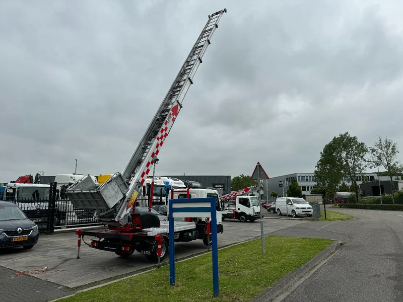 الشاحنات الصغيرة Nissan 3X UNIT CABSTAR 35.13 EURO 6 + LIFT 25 METER + REMOTE CONTROL: صور 11