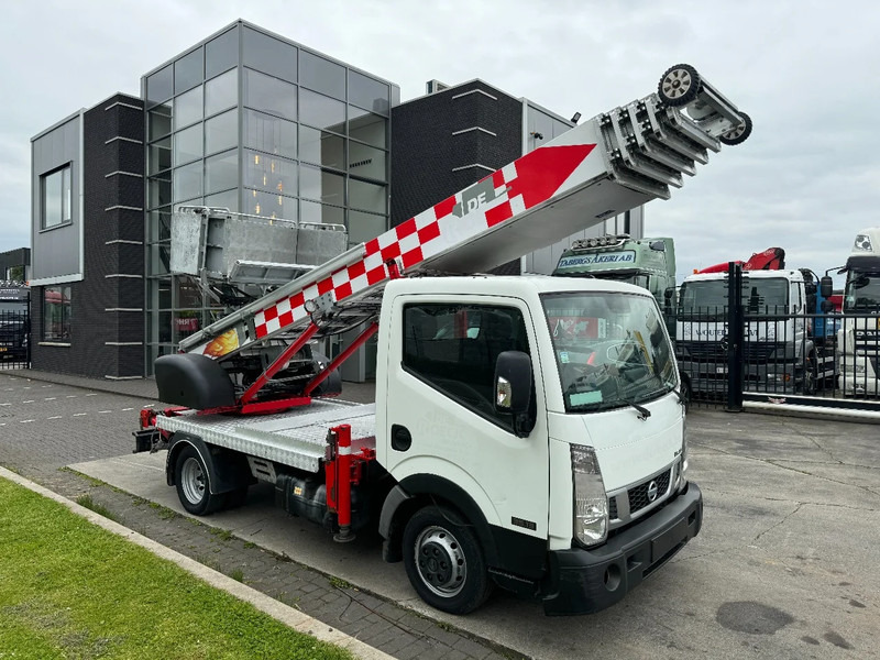 الشاحنات الصغيرة Nissan 3X UNIT CABSTAR 35.13 EURO 6 + LIFT 25 METER + REMOTE CONTROL: صور 19
