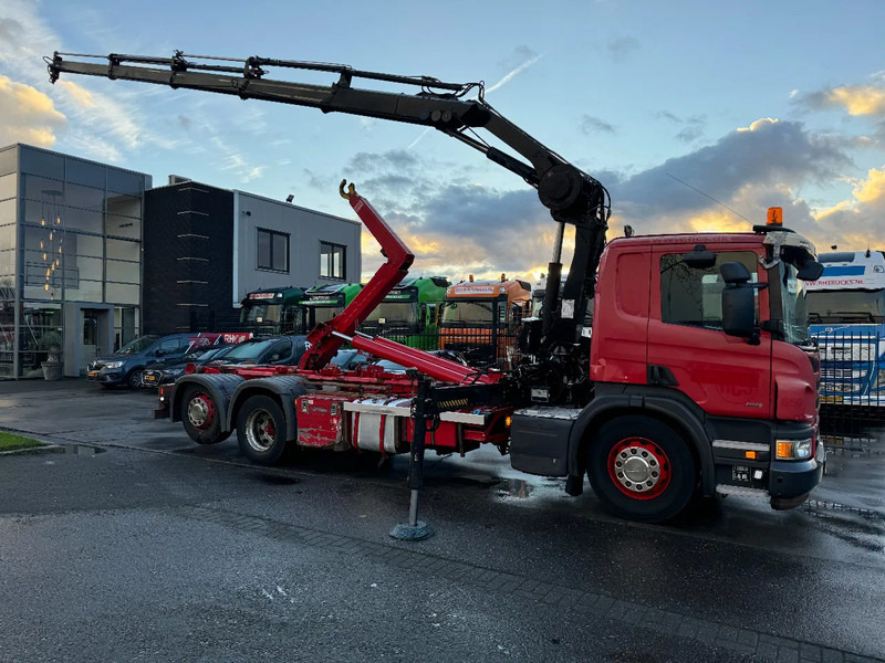Scania P320 6X2 - EURO 6 + HIAB XS 144 HIPRO + REMOTE + HIAB HOOK + RETARDER - شاحنة ذات الخطاف, شاحنة كرين: صور 3 Scania P320 6X2 - EURO 6 + HIAB XS 144 HIPRO + REMOTE + HIAB HOOK + RETARDER - شاحنة ذات الخطاف, شاحنة كرين: صور 3