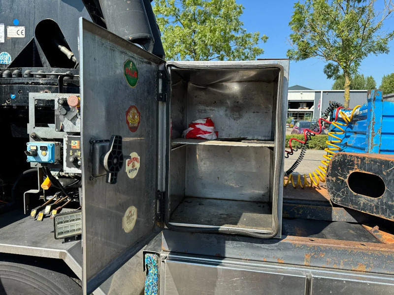 شاحنة جرار Scania R560 V8 8X2 + EFFER CRANE 1550 6S + FLYJIP 6XHYDR + REMOTE + WINCH: صور 15 شاحنة جرار Scania R560 V8 8X2 + EFFER CRANE 1550 6S + FLYJIP 6XHYDR + REMOTE + WINCH: صور 15