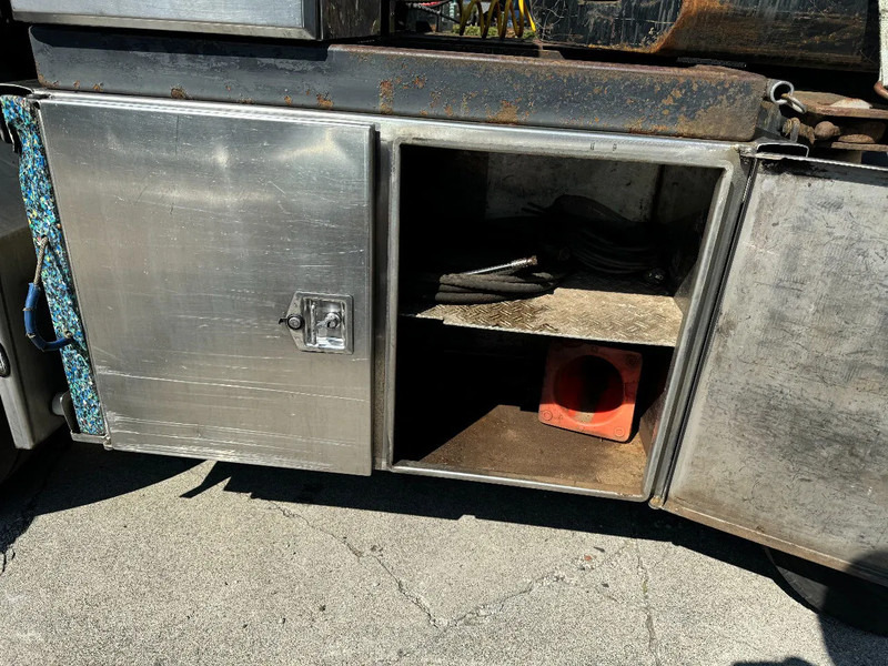 شاحنة جرار Scania R560 V8 8X2 + EFFER CRANE 1550 6S + FLYJIP 6XHYDR + REMOTE + WINCH: صور 17 شاحنة جرار Scania R560 V8 8X2 + EFFER CRANE 1550 6S + FLYJIP 6XHYDR + REMOTE + WINCH: صور 17