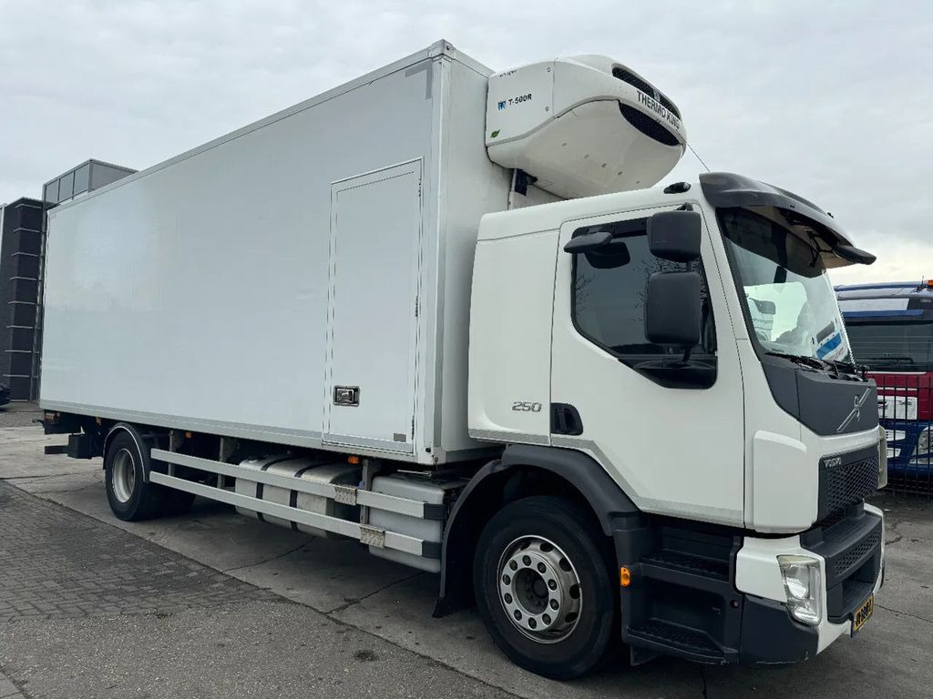 Volvo FE 250 4X2 - EURO 6 + THERMOKING T-500R + DHOLLA - مبردة شاحنة: صور 3 Volvo FE 250 4X2 - EURO 6 + THERMOKING T-500R + DHOLLA - مبردة شاحنة: صور 3