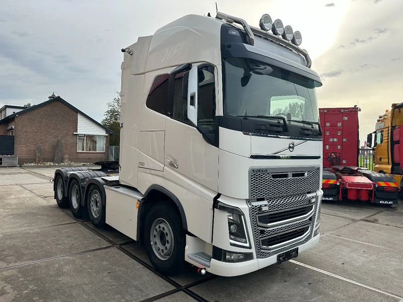 Volvo FH 16.750 8X4, 180 TON POWER STEERING HYDRAULIC - شاحنة جرار: صور 4 Volvo FH 16.750 8X4, 180 TON POWER STEERING HYDRAULIC - شاحنة جرار: صور 4