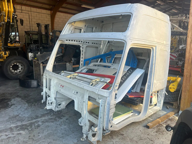 Volvo FH XL - الكابينة والداخلية - شاحنة: صور 1 Volvo FH XL - الكابينة والداخلية - شاحنة: صور 1