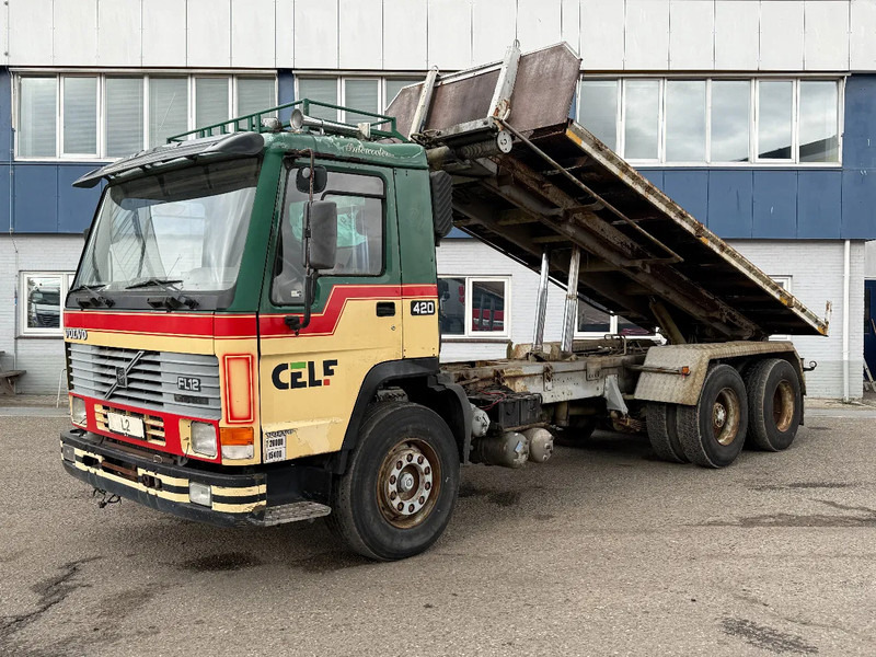 Volvo FL 12.420 6X2 MANUAL GEAR / FULL STEEL SUSP. / 10 TYRES / HUB REDUCT. + CABLELIFT TIPPER + CONTAINER FLATBED - شاحنة - نظام الكابلات: صور 1 Volvo FL 12.420 6X2 MANUAL GEAR / FULL STEEL SUSP. / 10 TYRES / HUB REDUCT. + CABLELIFT TIPPER + CONTAINER FLATBED - شاحنة - نظام الكابلات: صور 1