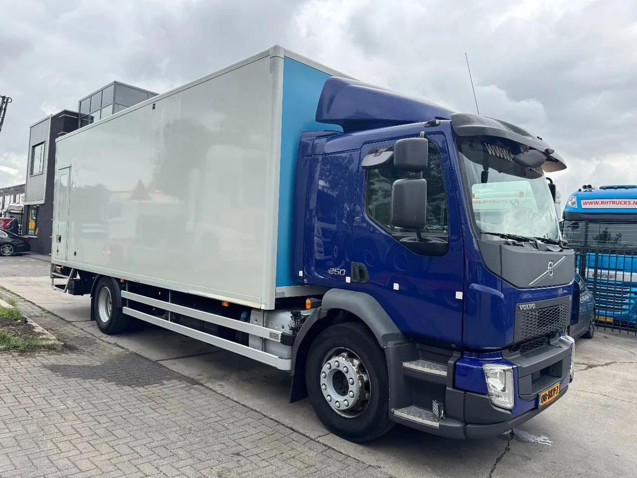 Volvo FL 250 4X2 EURO 6 DHOLLANDIA LIFT + CARGOLOCK TÜ - بصندوق مغلق شاحنة: صور 4 Volvo FL 250 4X2 EURO 6 DHOLLANDIA LIFT + CARGOLOCK TÜ - بصندوق مغلق شاحنة: صور 4