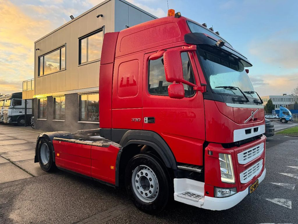 Volvo FM 330 4X2 - EURO 6 + AUTOMATIC + SKIRTS - شاحنة جرار: صور 3 Volvo FM 330 4X2 - EURO 6 + AUTOMATIC + SKIRTS - شاحنة جرار: صور 3
