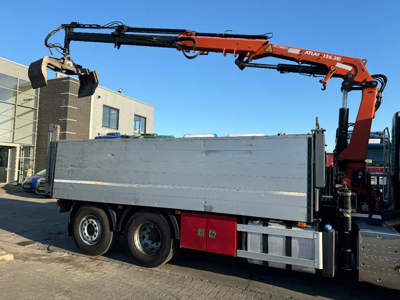 Volvo FM 330 6X2 - EURO 5 + ATLAS 126.3E A2 + REMOTE + LIFT/STEERING AXLE - قلابات, شاحنة كرين: صور 3 Volvo FM 330 6X2 - EURO 5 + ATLAS 126.3E A2 + REMOTE + LIFT/STEERING AXLE - قلابات, شاحنة كرين: صور 3