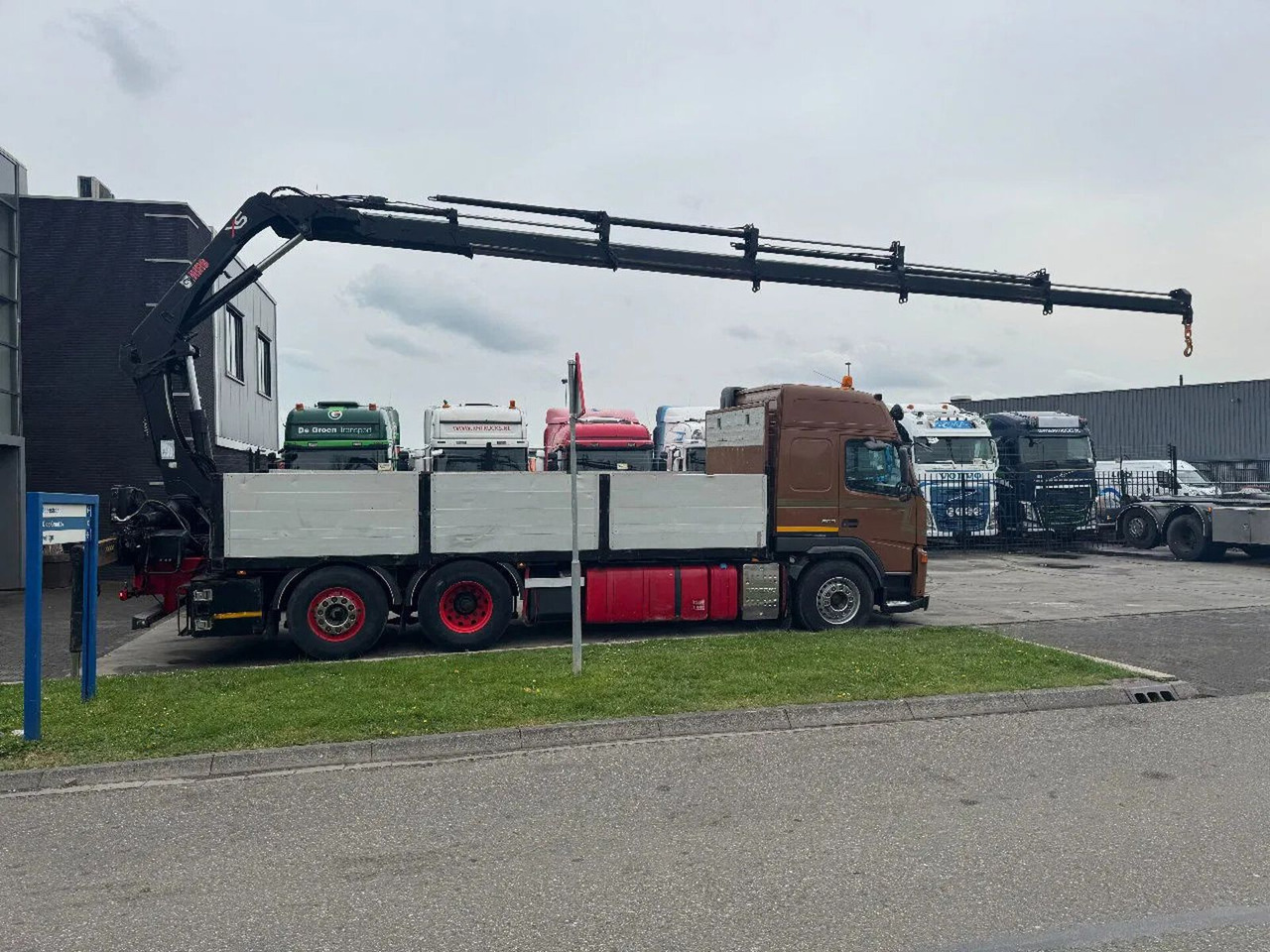Volvo FM 500 6X2 EURO 5 HIAB 211 EP5 + REMOTE CONTROL - شاحنة كرين: صور 5 Volvo FM 500 6X2 EURO 5 HIAB 211 EP5 + REMOTE CONTROL - شاحنة كرين: صور 5