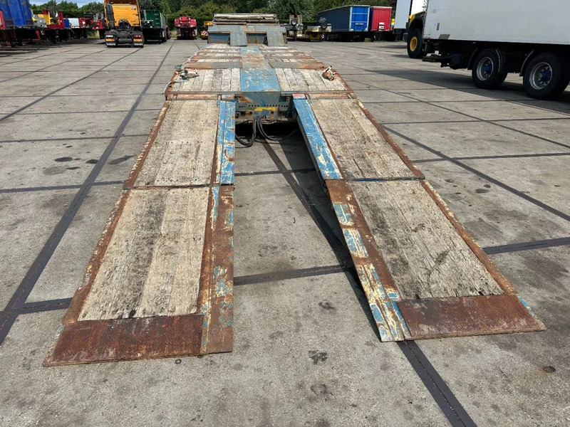 Wielton 4 AXEL WITH RAMPS - عربة مسطحة منخفضة نصف مقطورة: صور 3 Wielton 4 AXEL WITH RAMPS - عربة مسطحة منخفضة نصف مقطورة: صور 3