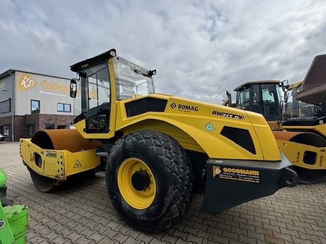 BOMAG BW 213 D-5 - مدحلة الأسفلت: صور 2 BOMAG BW 213 D-5 - مدحلة الأسفلت: صور 2