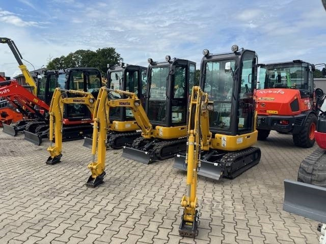 KOMATSU PC16 - حفارة مصغرة: صور 1 KOMATSU PC16 - حفارة مصغرة: صور 1