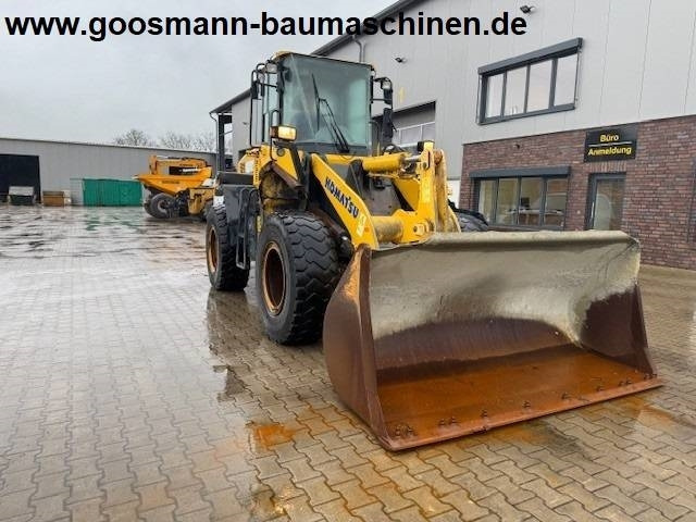 Komatsu WA 200 - اللودر بعجل: صور 4 Komatsu WA 200 - اللودر بعجل: صور 4