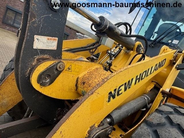 اللودر بعجل New Holland W 110 B: صور 11