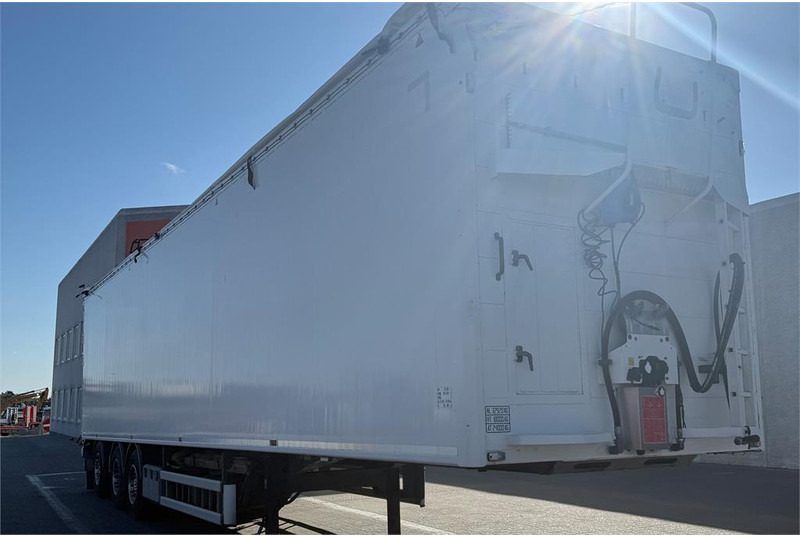 Legras 93 m³ - أرضية المشي نصف مقطورة: صور 2 Legras 93 m³ - أرضية المشي نصف مقطورة: صور 2