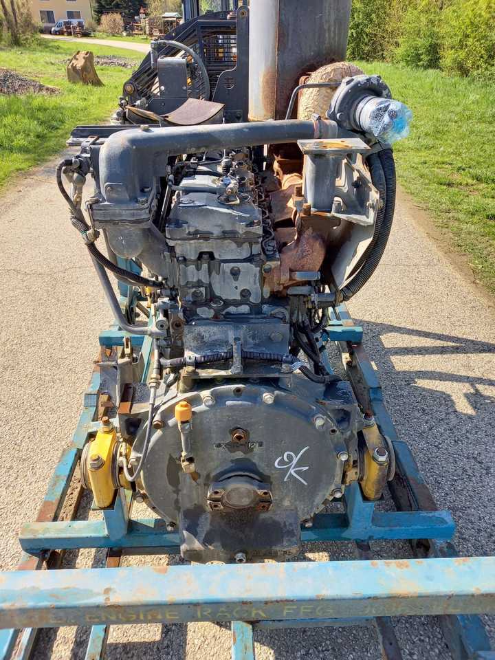 KOMATSU S6D125E-2 - المحرك - بلدوزر: صور 3 KOMATSU S6D125E-2 - المحرك - بلدوزر: صور 3