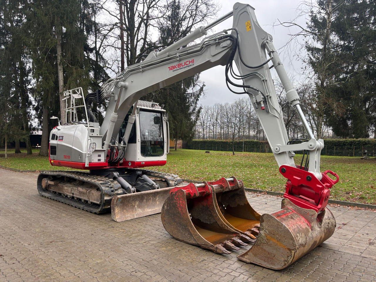 TAKEUCHI TB 2150 R - حفارات زحافة: صور 4 TAKEUCHI TB 2150 R - حفارات زحافة: صور 4