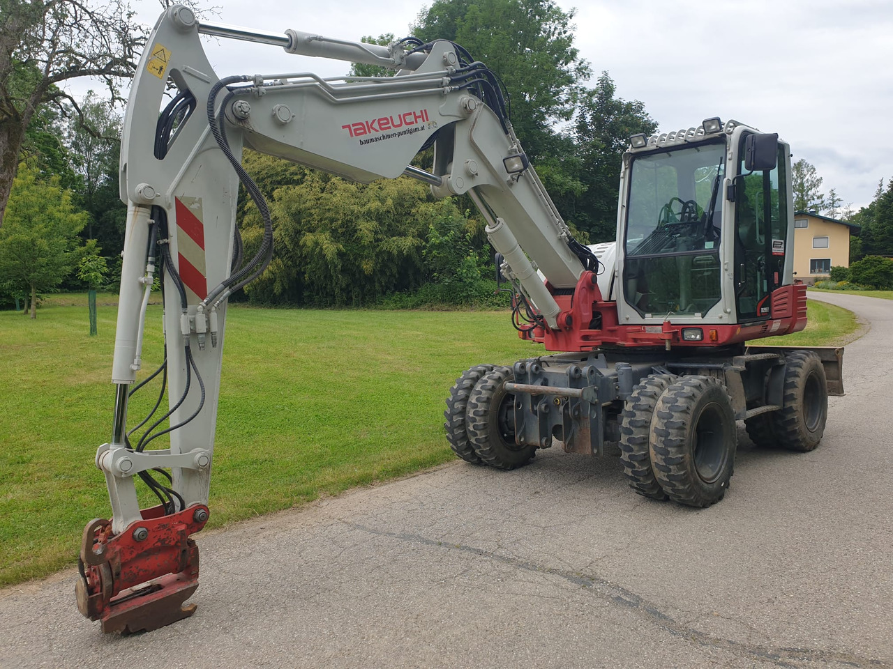 TAKEUCHI TB 295W - حفارة على عجلات: صور 3 TAKEUCHI TB 295W - حفارة على عجلات: صور 3
