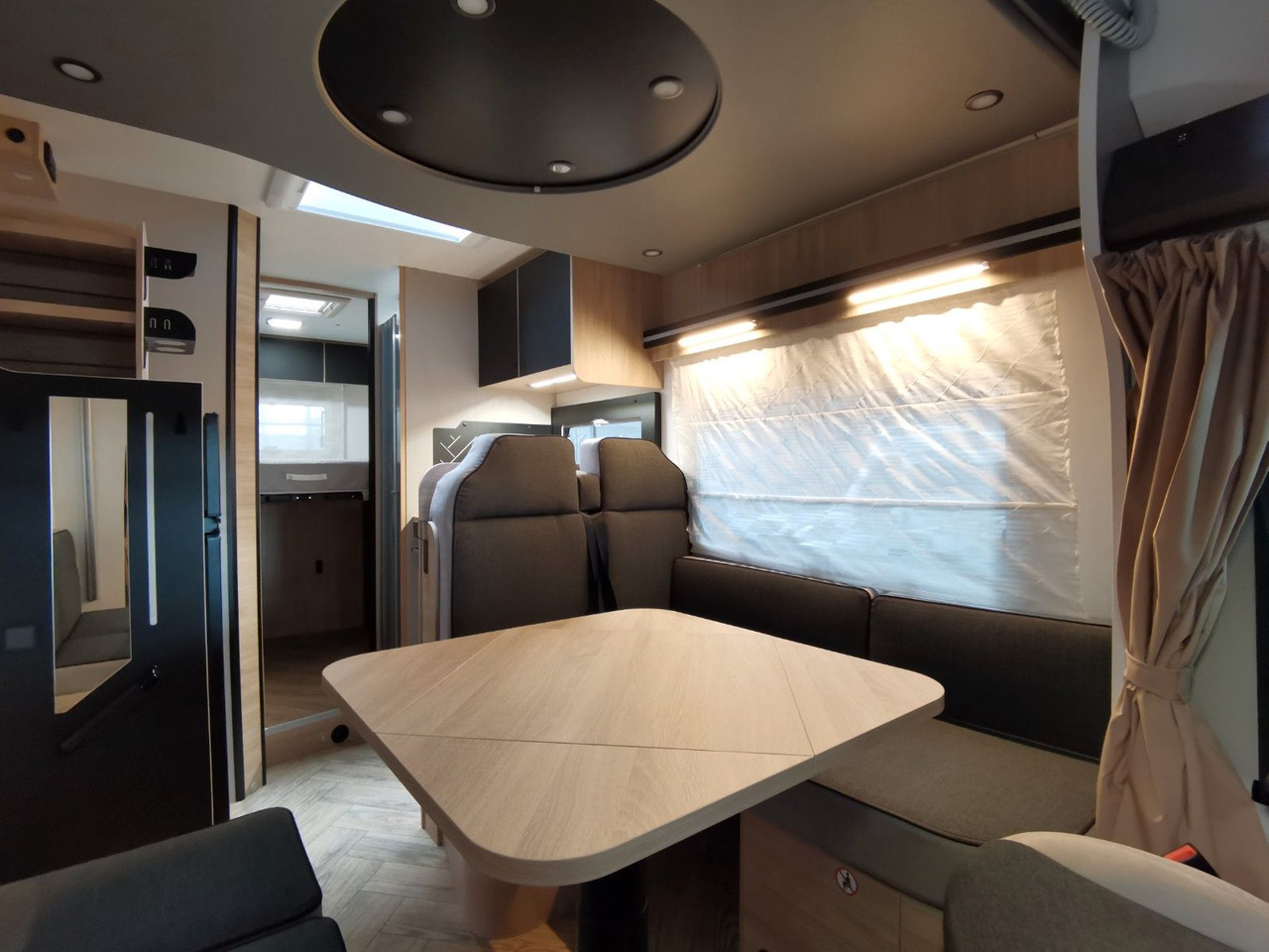 Chausson 724 ETAPE - LINE / 140PS /ZUBHÖR & CONNECT-PAKET إيجار Chausson 724 ETAPE - LINE / 140PS /ZUBHÖR & CONNECT-PAKET: صور 15