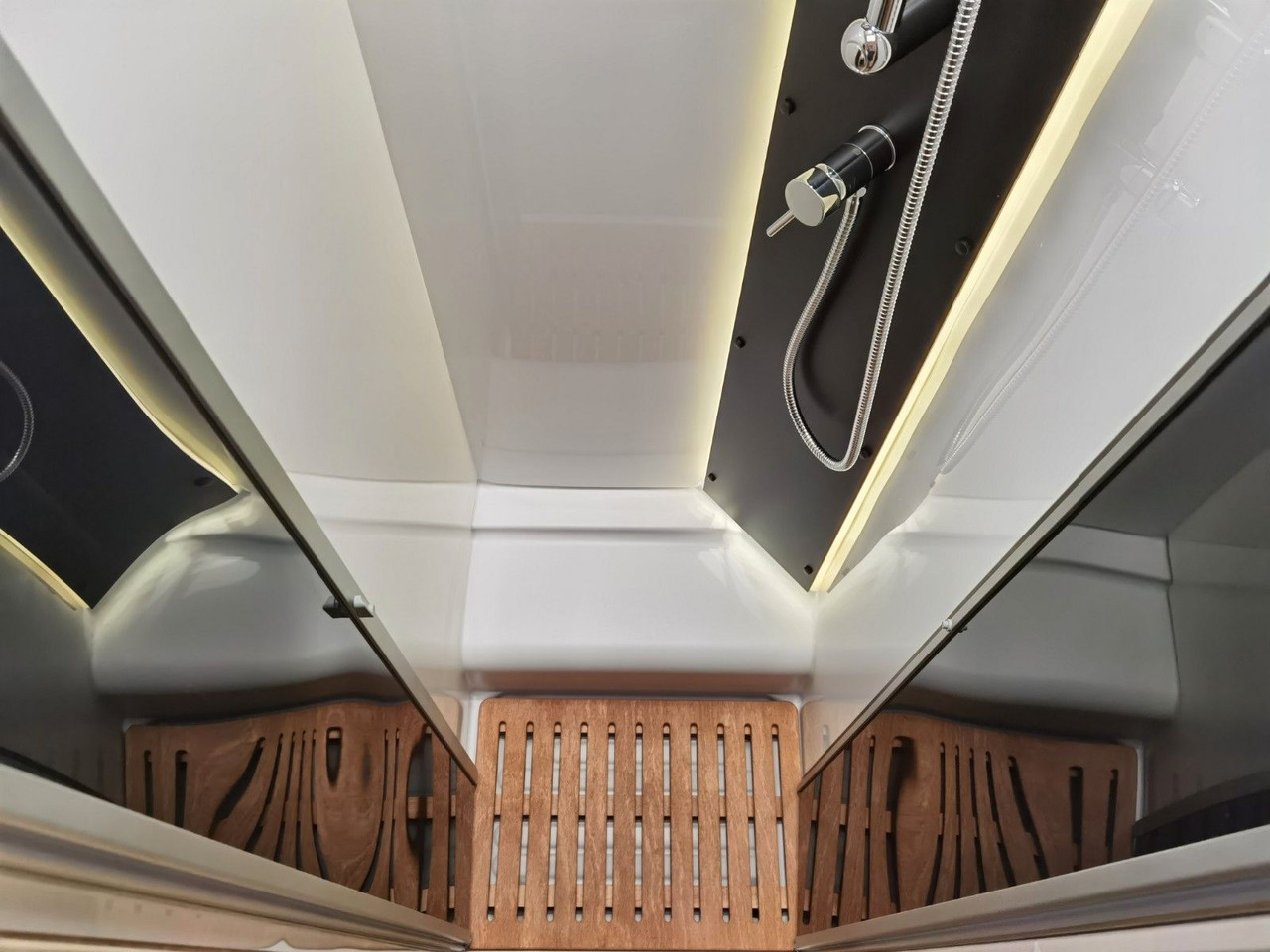 Chausson 724 ETAPE - LINE / 140PS /ZUBHÖR & CONNECT-PAKET إيجار Chausson 724 ETAPE - LINE / 140PS /ZUBHÖR & CONNECT-PAKET: صور 22