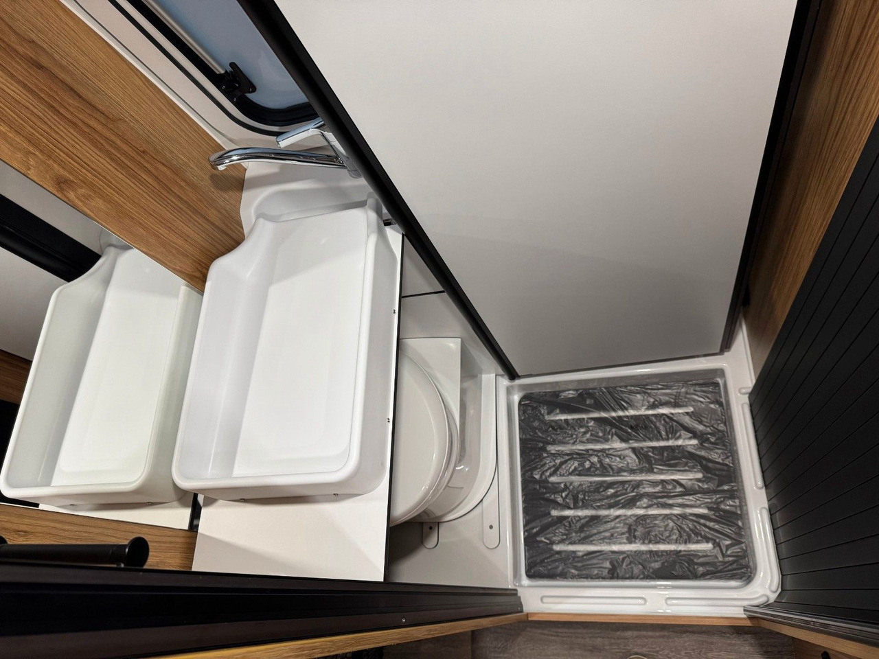 كرفان فان Karmann DEXTER 580 / MODELL 2026 / CONCEPT PLUS-PAKET: صور 24 كرفان فان Karmann DEXTER 580 / MODELL 2026 / CONCEPT PLUS-PAKET: صور 24