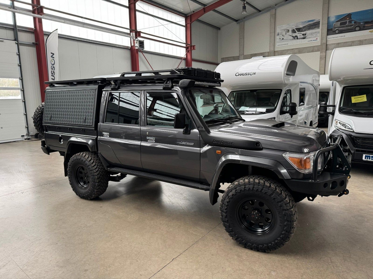Toyota TOYOTA LAND CRUISER GRJ 79 DC - VX LIMITED - سيارة: صور 4 Toyota TOYOTA LAND CRUISER GRJ 79 DC - VX LIMITED - سيارة: صور 4