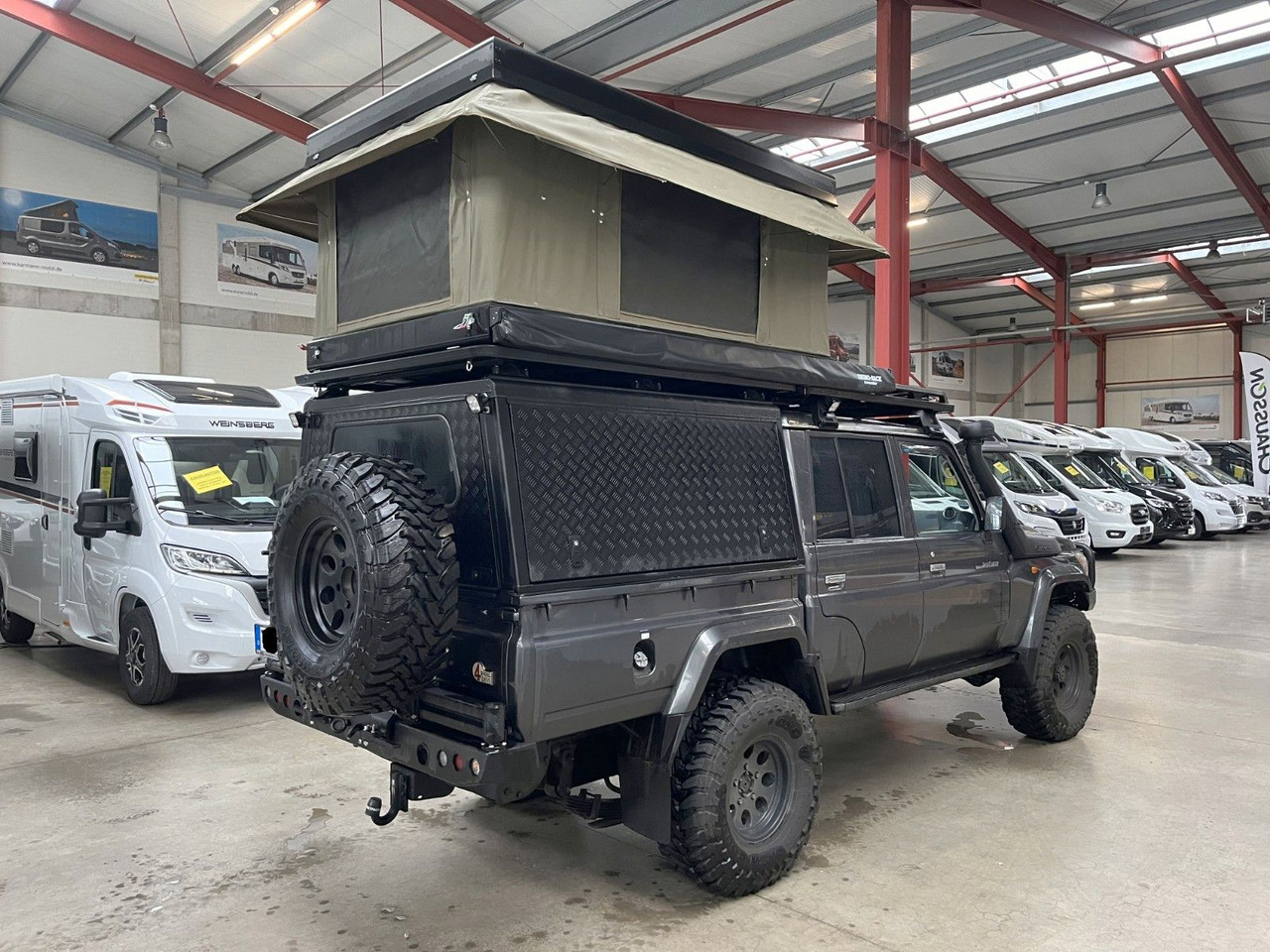 Toyota TOYOTA LAND CRUISER GRJ 79 DC - VX LIMITED - سيارة: صور 1 Toyota TOYOTA LAND CRUISER GRJ 79 DC - VX LIMITED - سيارة: صور 1