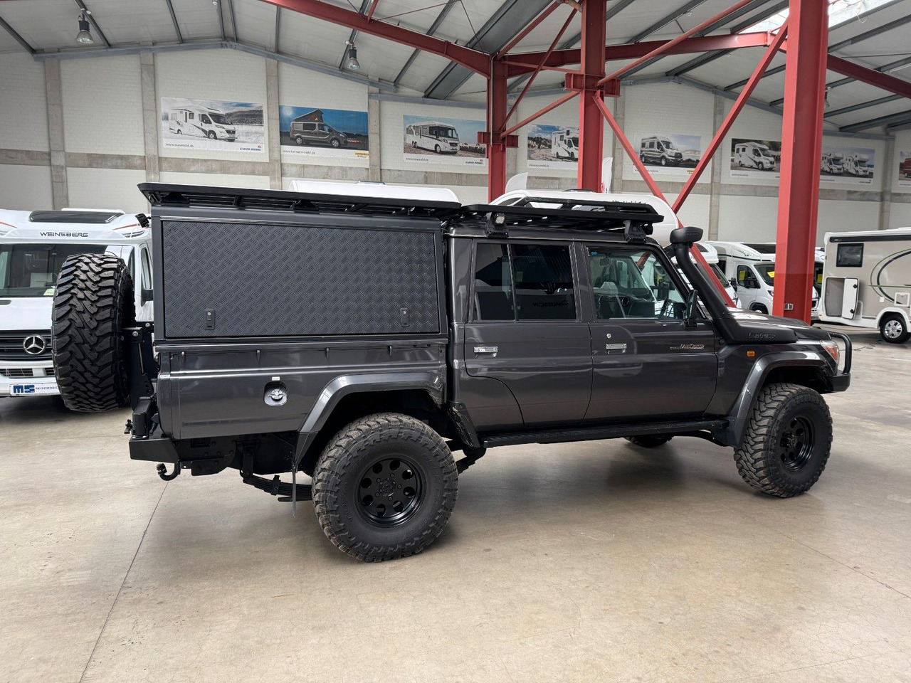 Toyota TOYOTA LAND CRUISER GRJ 79 DC - VX LIMITED - سيارة: صور 3 Toyota TOYOTA LAND CRUISER GRJ 79 DC - VX LIMITED - سيارة: صور 3