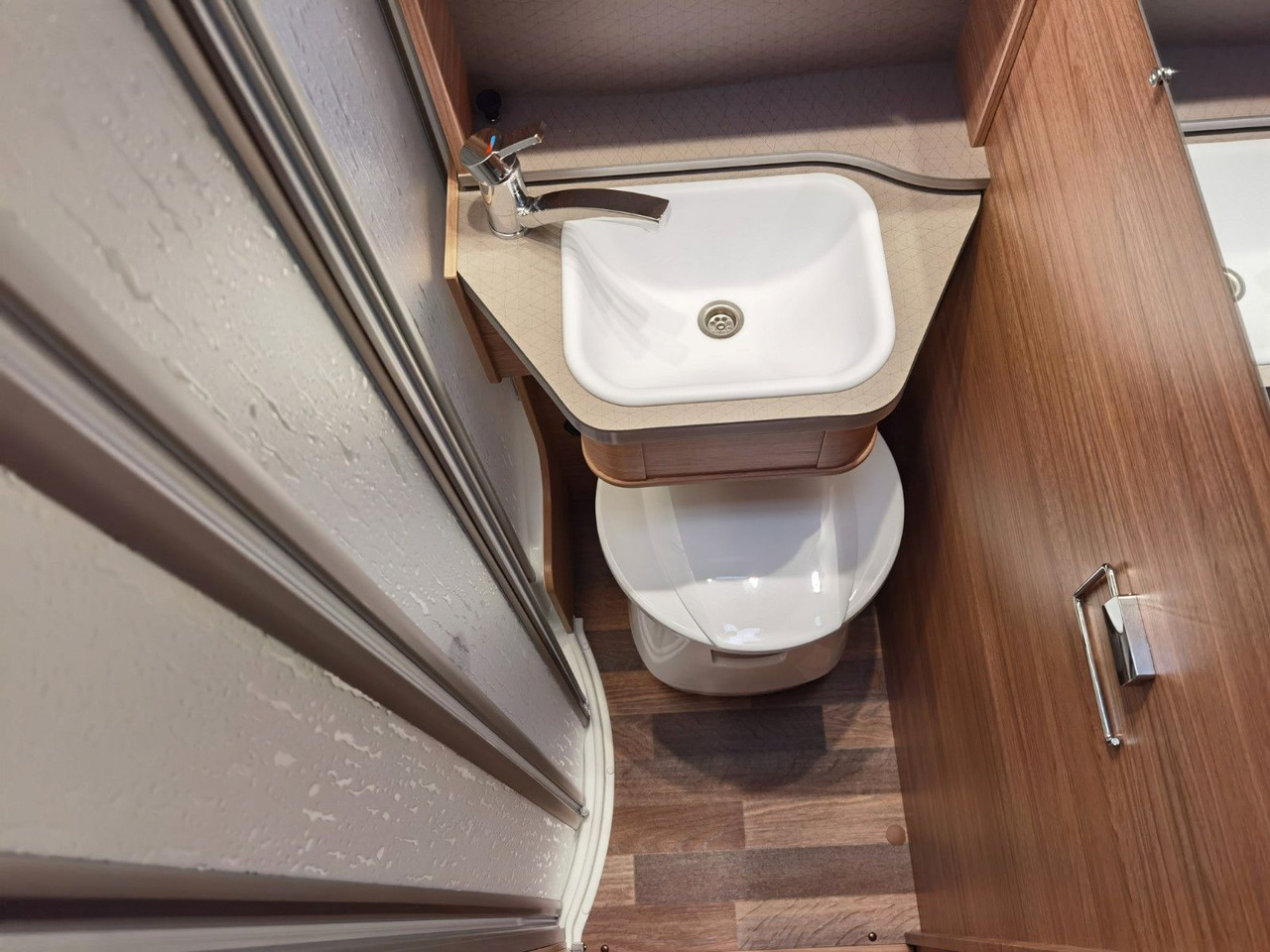 موتر هوم شبه متكامل Weinsberg CARACOMPACT 600 MEG PEPPER / MODELL 2026: صور 24