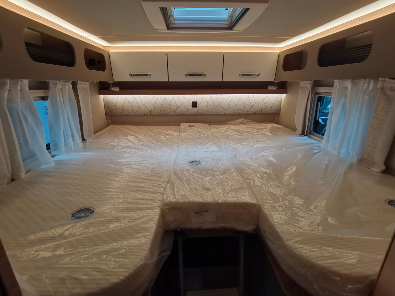 موتر هوم شبه متكامل Weinsberg CARACOMPACT 600 MEG PEPPER / MODELL 2026: صور 21