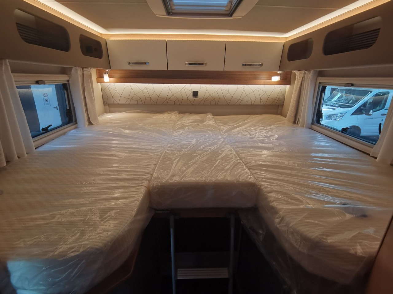 Weinsberg CARACOMPACT 640 MEG EDITION-PEPPER /-MODELL 2025 إيجار Weinsberg CARACOMPACT 640 MEG EDITION-PEPPER /-MODELL 2025: صور 16