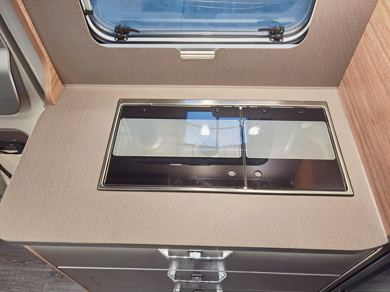 Weinsberg CARASUITE 650 MEG/155-DSG/EINZELBETTEN & HUBBETT إيجار Weinsberg CARASUITE 650 MEG/155-DSG/EINZELBETTEN & HUBBETT: صور 17